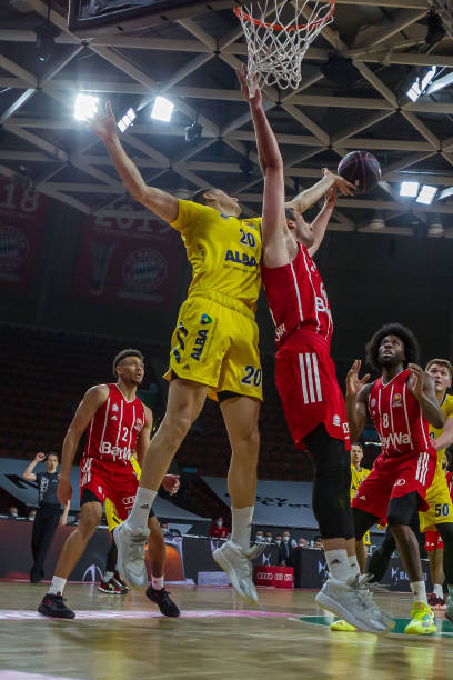 他替补出场 他替补出场