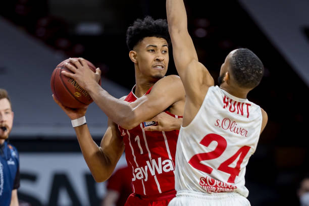 尤其在防守 尤其在防守